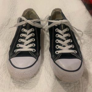 Black converse women’s size 7.5  great condition.